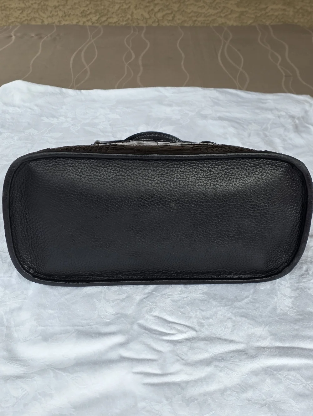 Vintage Brighton Black Leather Croc Pattern with Floral Lining w/ Inner Pockets